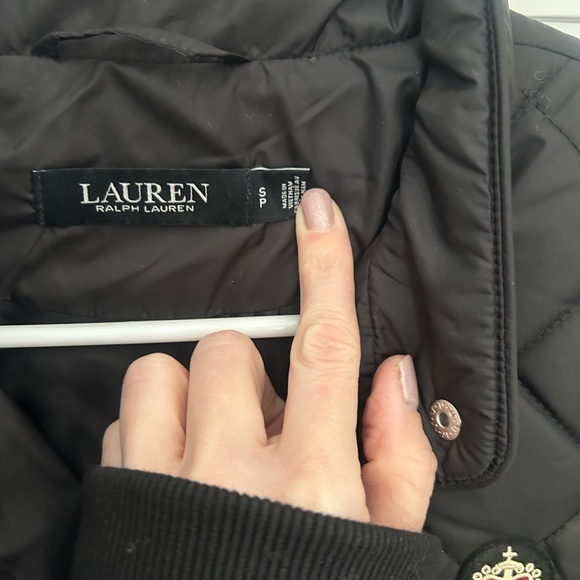 Ralph Lauren Crest Detail Quilted Vest - Picture 5 of 6